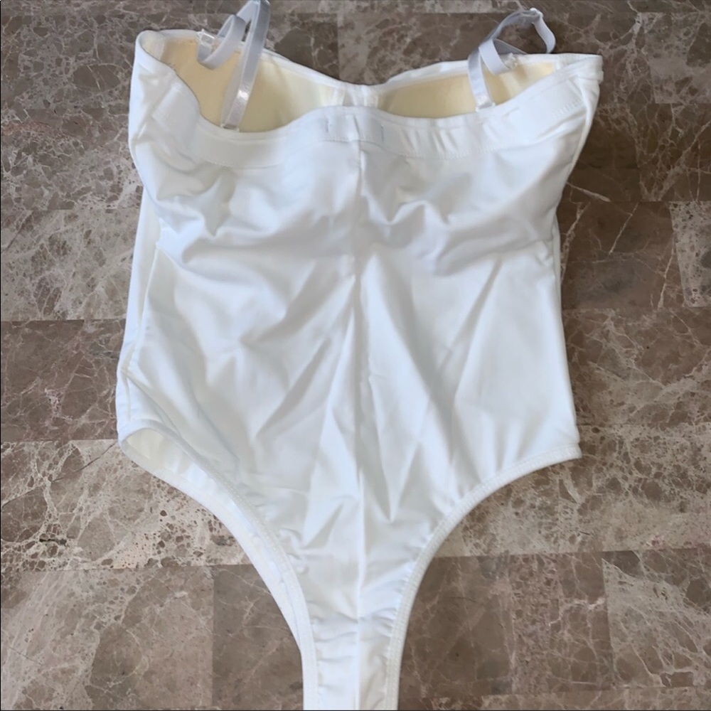 White Monroe Bodysuit sweetheart top - Picture 4 of 5